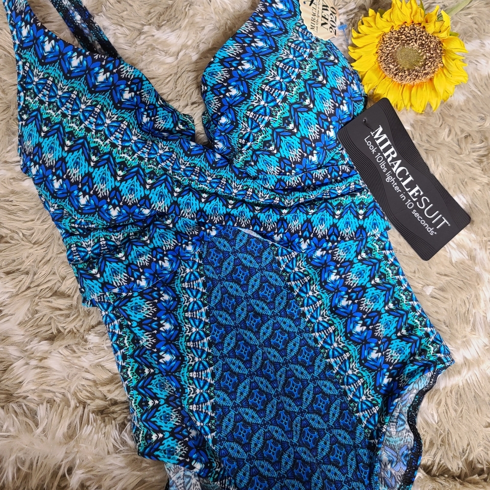 NWT Miraclesuit Criss Cross Escape B